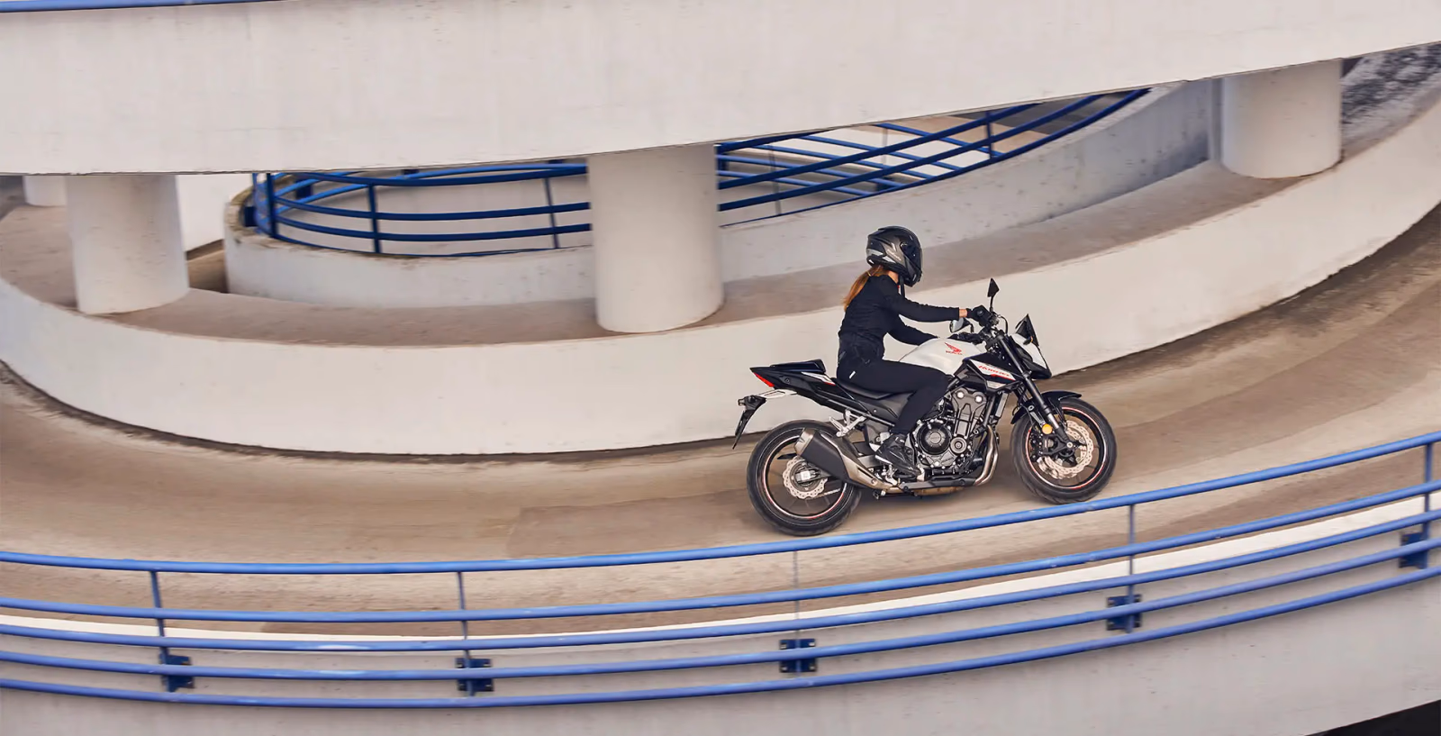 Hornet 500 detalhe do farol - 7 de 14