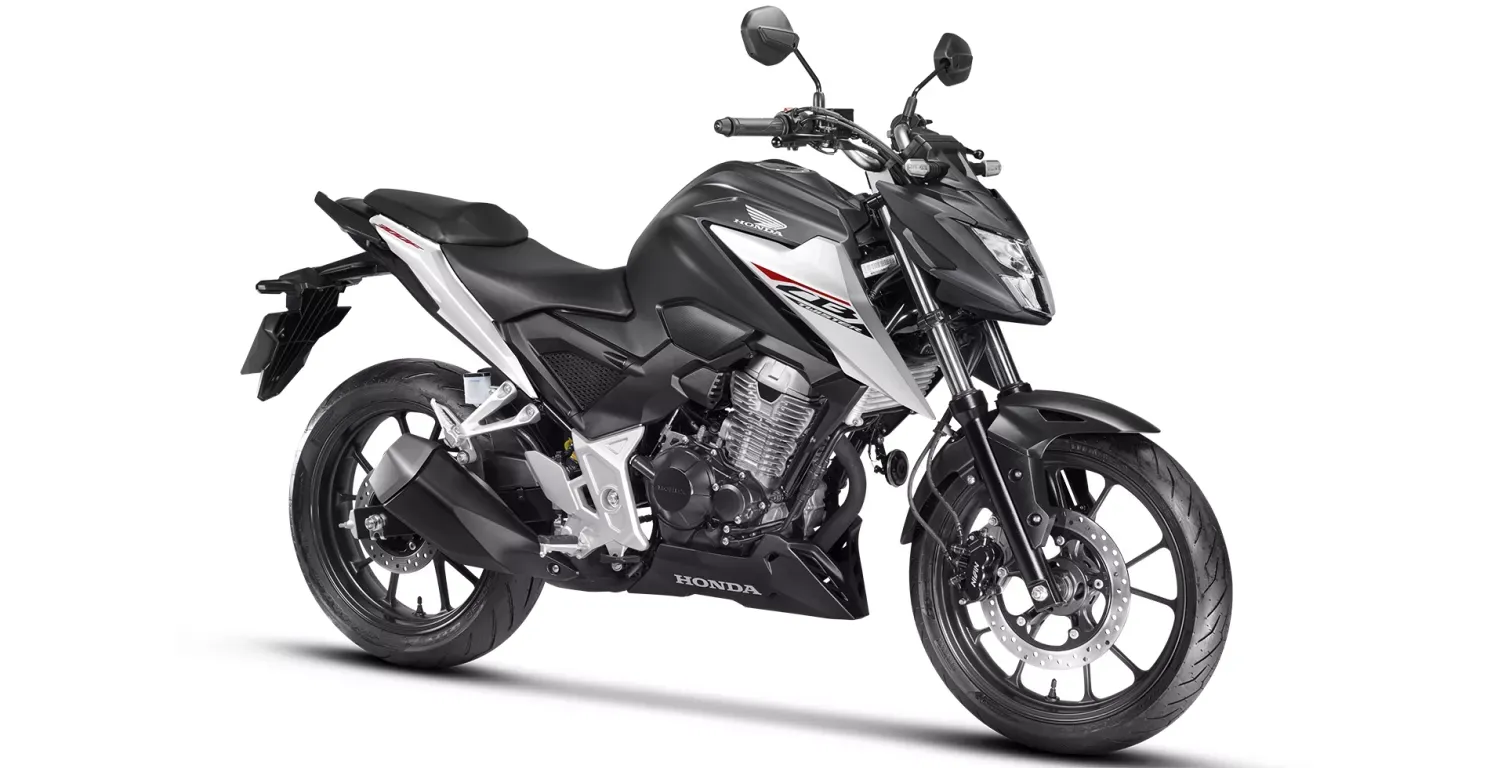 CB 300F Twister detalhe três quartos dianteira