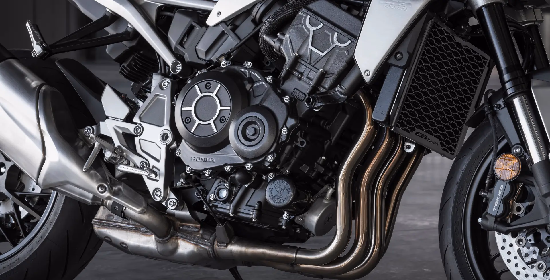 CB 1000R detalhe 7_0 - 5 de 10