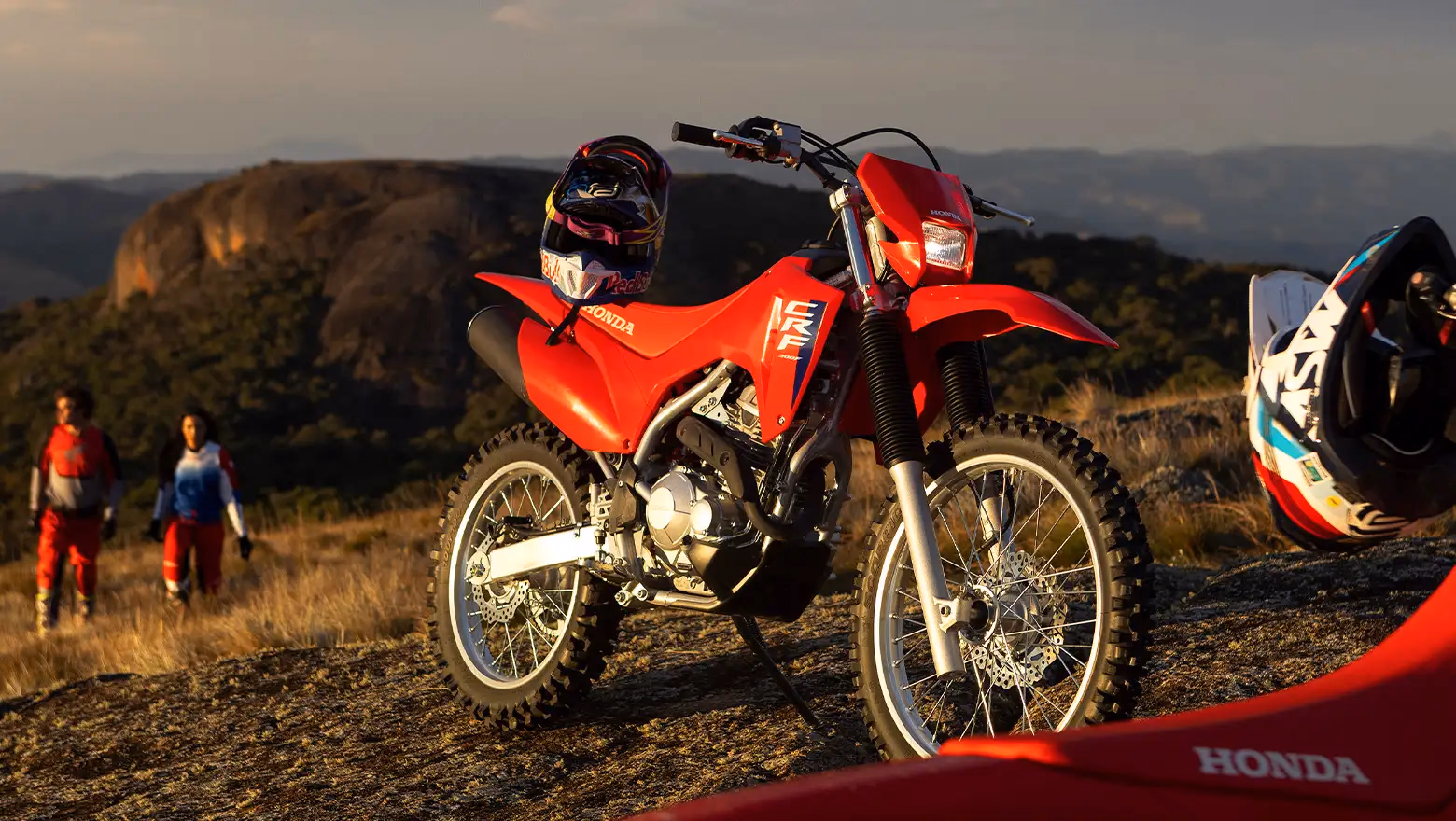 CRF 300F destaque para o motor - 3 de 7