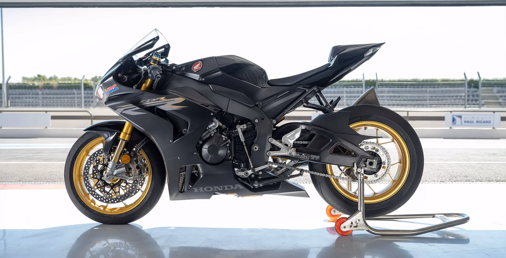 cbr 1000rr r fireblade sp mat pearl morion black lateral - 30 de 37