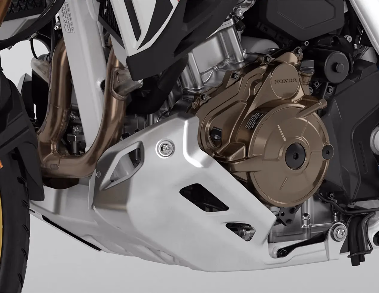 Detalhe lateral do motor da CRF 1100L Africa Twin Adventure Sports ES - 13 de 24