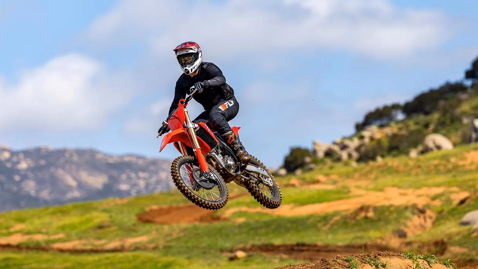CRF 250R em ação em pista de competição - 5 de 7