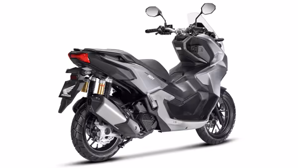Honda ADV prata vista lateral traseira direita