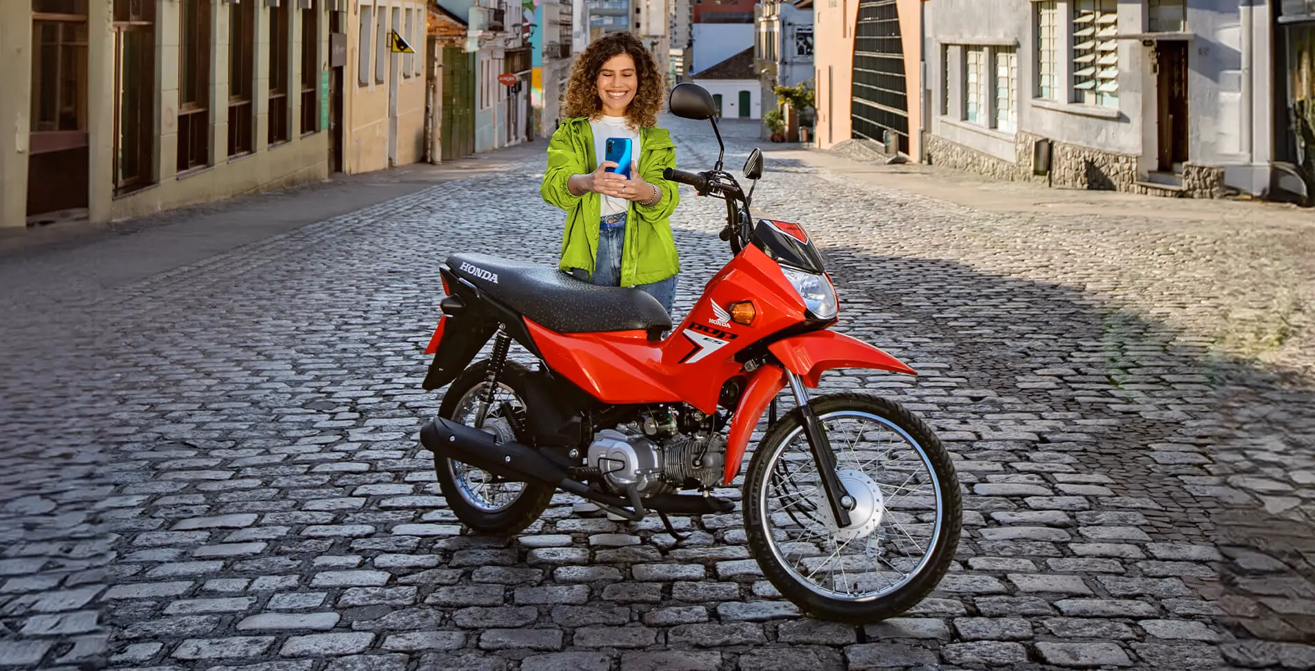 Mulher com Pop 110i ES - 15 de 28