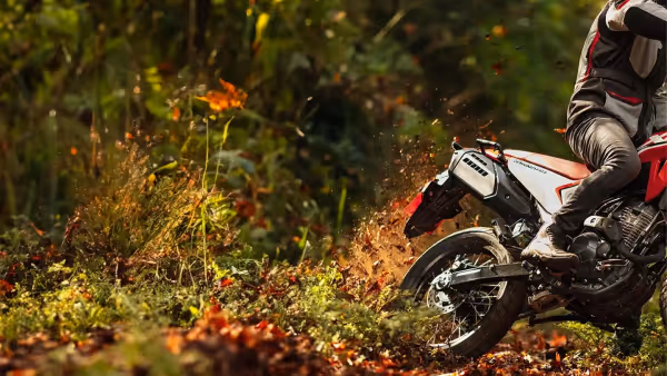 XR 300L Tornado detalhe dianteiro